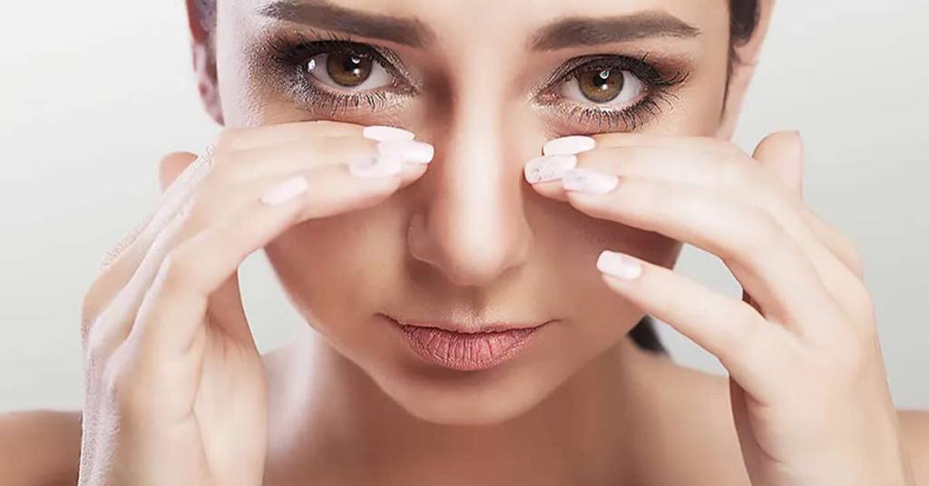 Por que sinto dor entre os olhos